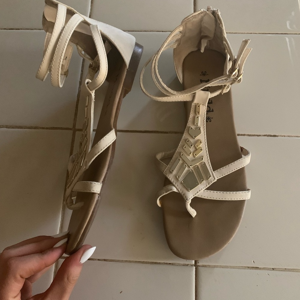 Women’s Mudd Sandals Buckle 8.5
